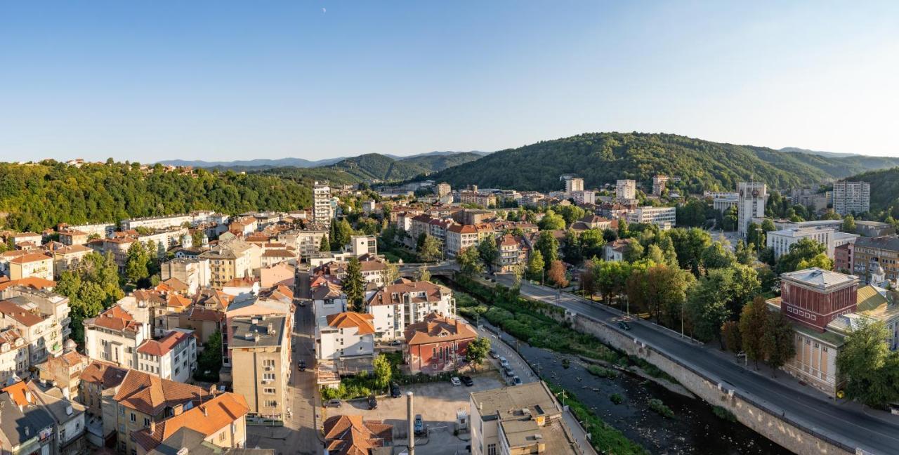 Adriano'S Studio Gabrovo Exteriör bild
